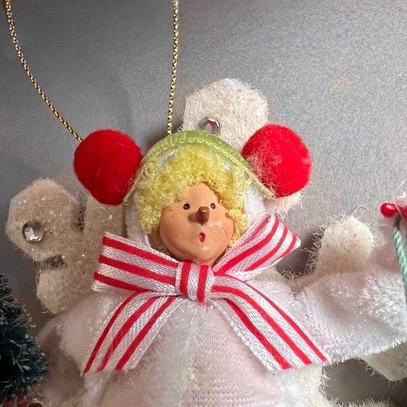 Oversized Shopping Candy Cane Elf - Picture 2 of 6